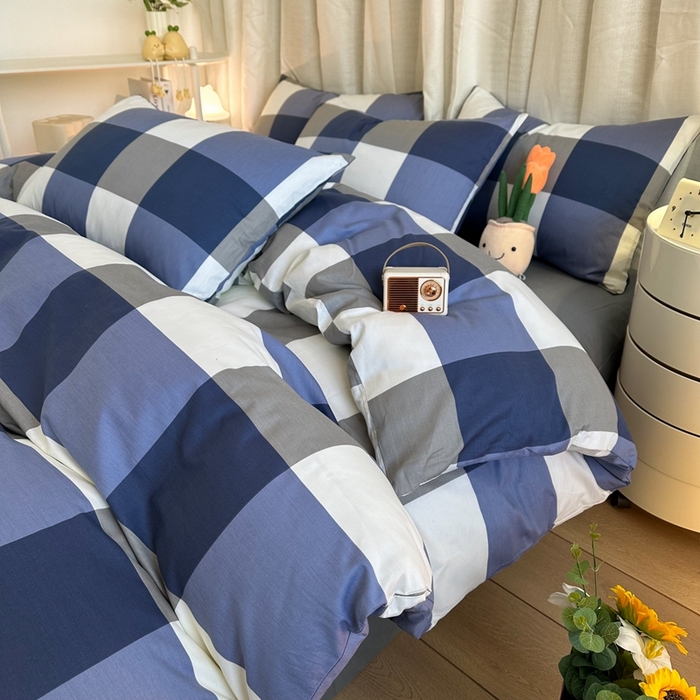 91家纺网 家纺一手货源 找家纺 简宜家居（朝初家纺） 2025新款13070全棉纯棉斜纹简约北欧风四件套 蓝大格