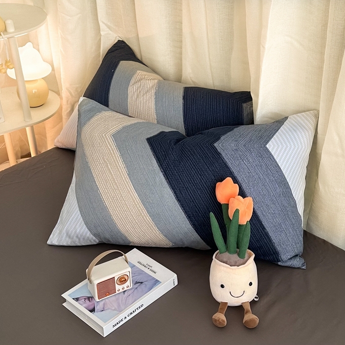 91家纺网 家纺一手货源 找家纺 简宜家居（朝初家纺） 2025新款13070全棉纯棉斜纹简约北欧风四件套 佩斯