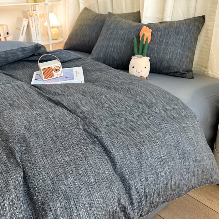 91家纺网 家纺一手货源 找家纺 简宜家居（朝初家纺） 2025新款13070全棉纯棉斜纹简约北欧风四件套 围城