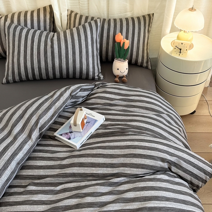 91家纺网 家纺一手货源 找家纺 简宜家居（朝初家纺） 2025新款13070全棉纯棉斜纹简约北欧风四件套 唯尚咖条