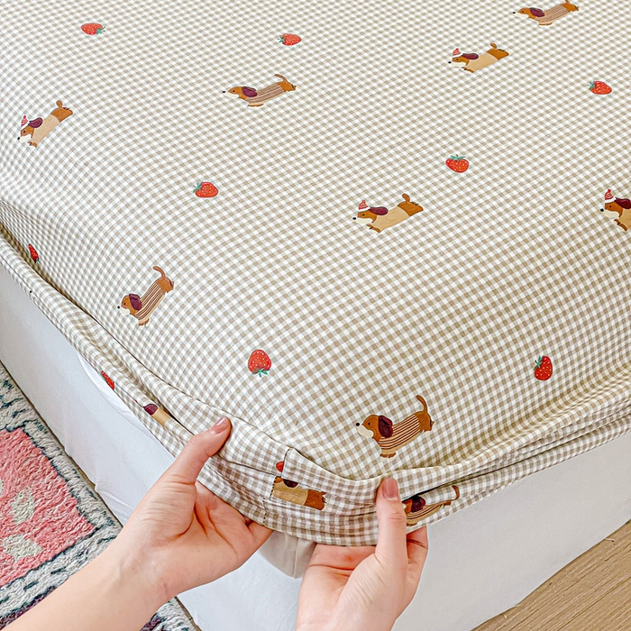 91家纺网 家纺一手货源 找家纺 卡普家居 2025新款全棉印花A版床笠 快乐追梦