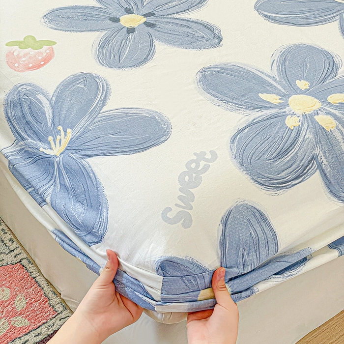 91家纺网 家纺一手货源 找家纺 卡普家居 2025新款全棉印花A版床笠 蓝色甜心