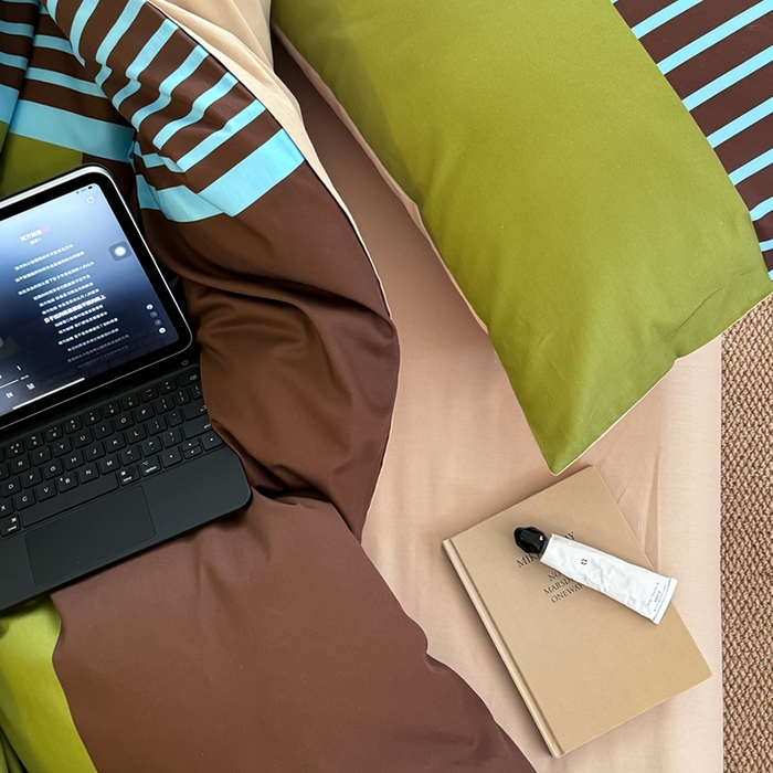 91家纺网 家纺一手货源 找家纺 柚可家居 2025年数码印花大版40支纯棉四件套 西海岸往事（送手提袋）