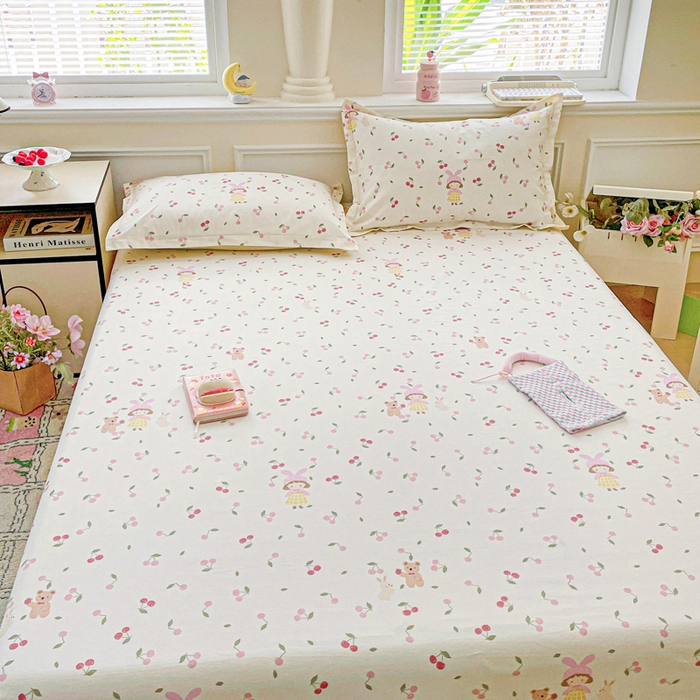 91家纺网 家纺一手货源 找家纺 卡普家居 2025新款全棉印花A版床单 花季少女