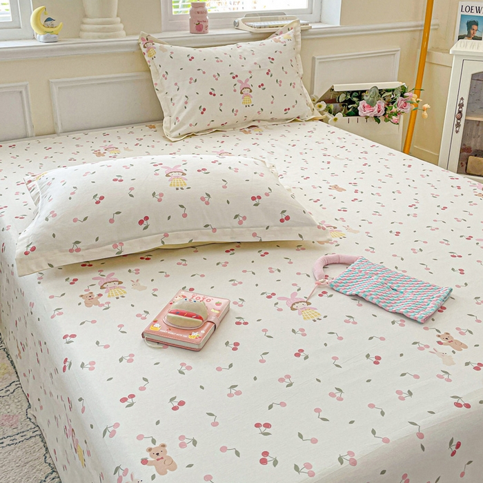 91家纺网 家纺一手货源 找家纺 卡普家居 2025新款全棉印花A版床单 花季少女