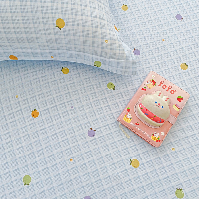 91家纺网 家纺一手货源 找家纺 卡普家居 2025新款全棉印花A版床单 小橘柑