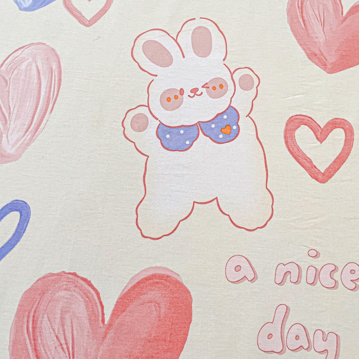 91家纺网 家纺一手货源 找家纺 卡普家居 2025新款全棉印花A版床单 小兔可可