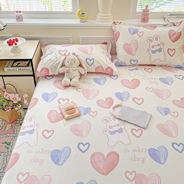 91家纺网 家纺一手货源 找家纺 卡普家居 2025新款全棉印花A版床单 小兔可可