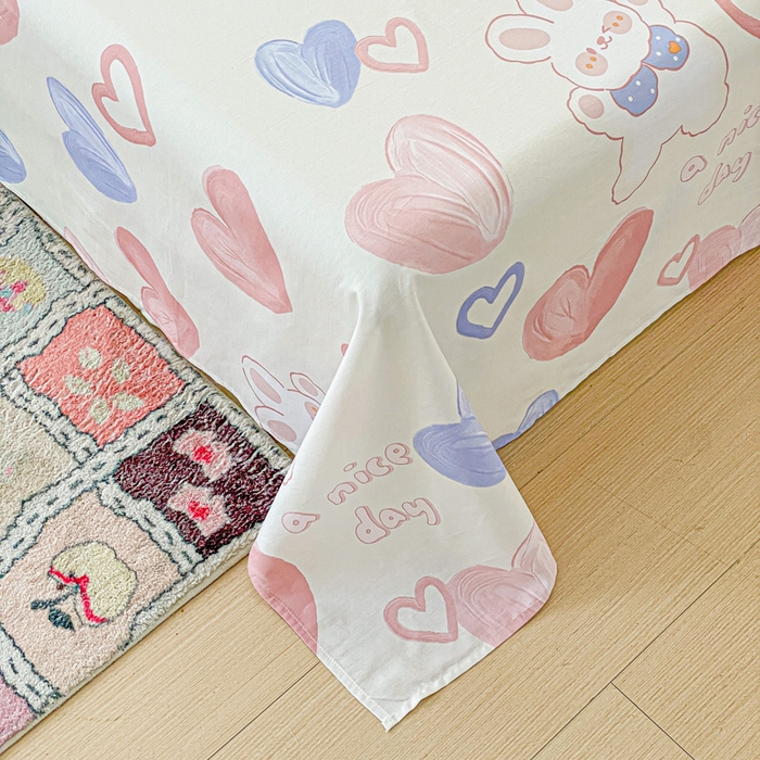 91家纺网 家纺一手货源 找家纺 卡普家居 2025新款全棉印花A版床单 小兔可可