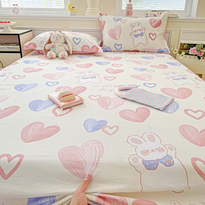 91家纺网 家纺一手货源 找家纺 卡普家居 2025新款全棉印花A版床单 小兔可可