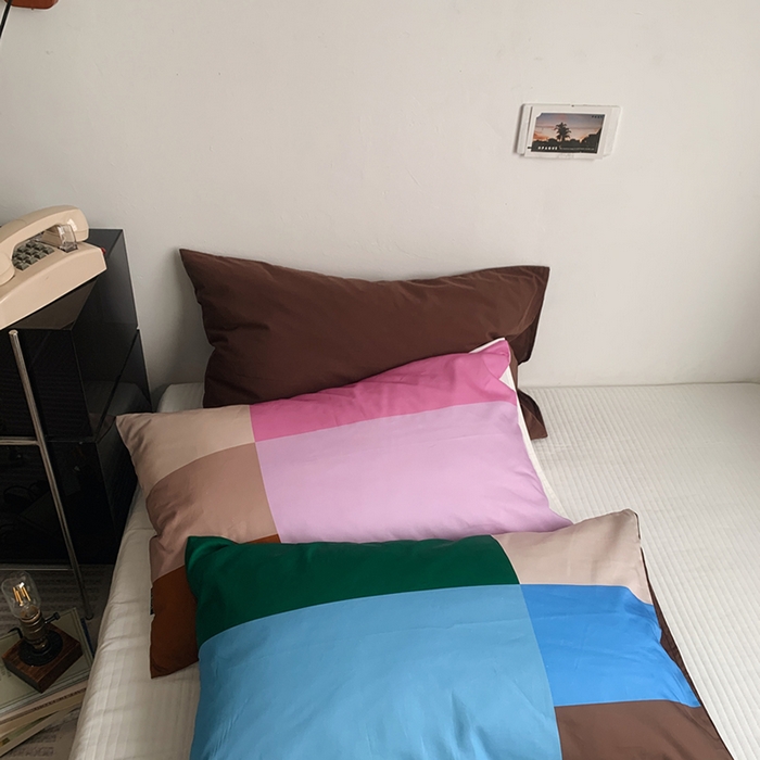 91家纺网 家纺一手货源 找家纺 柚可家居 2025新款40支13372多彩单枕套-枕套三 巧克力