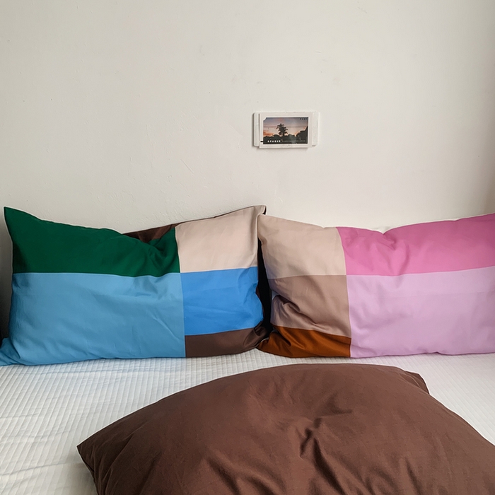 91家纺网 家纺一手货源 找家纺 柚可家居 2025新款40支13372多彩单枕套-枕套三 巧克力