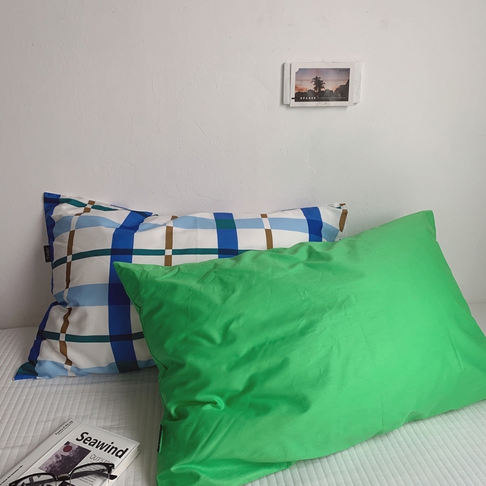 91家纺网 家纺一手货源 找家纺 柚可家居 2025新款40支13372多彩单枕套-枕套一 亮绿