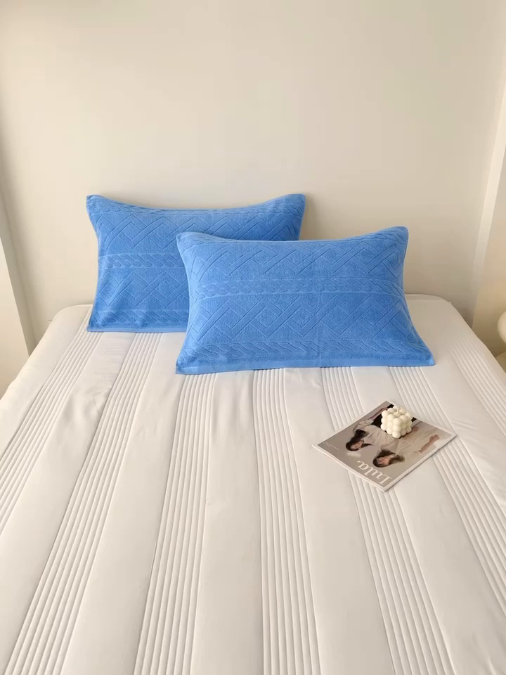 91家纺网 家纺一手货源 找家纺 悦然毛巾被 2025新款全棉纯棉老式枕巾毛圈款 旧时光深蓝