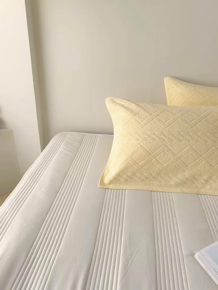 91家纺网 家纺一手货源 找家纺 悦然毛巾被 2025新款全棉纯棉老式枕巾毛圈款 旧时光米白