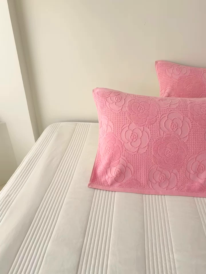 91家纺网 家纺一手货源 找家纺 悦然毛巾被 2025新款全棉纯棉老式枕巾毛圈款 玫瑰物语豆沙