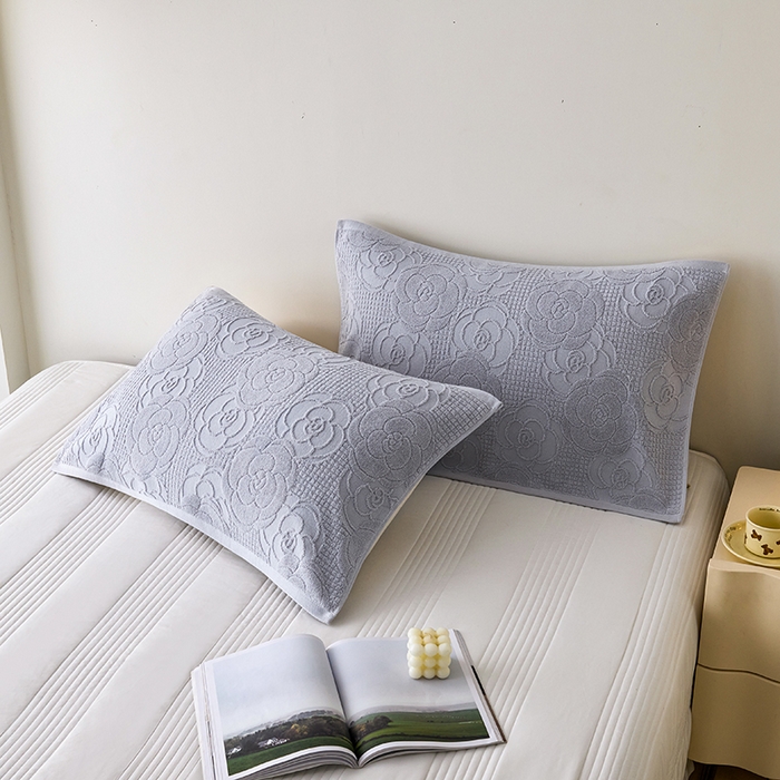 91家纺网 家纺一手货源 找家纺 悦然毛巾被 2025新款全棉纯棉老式枕巾毛圈款 玫瑰物语浅灰