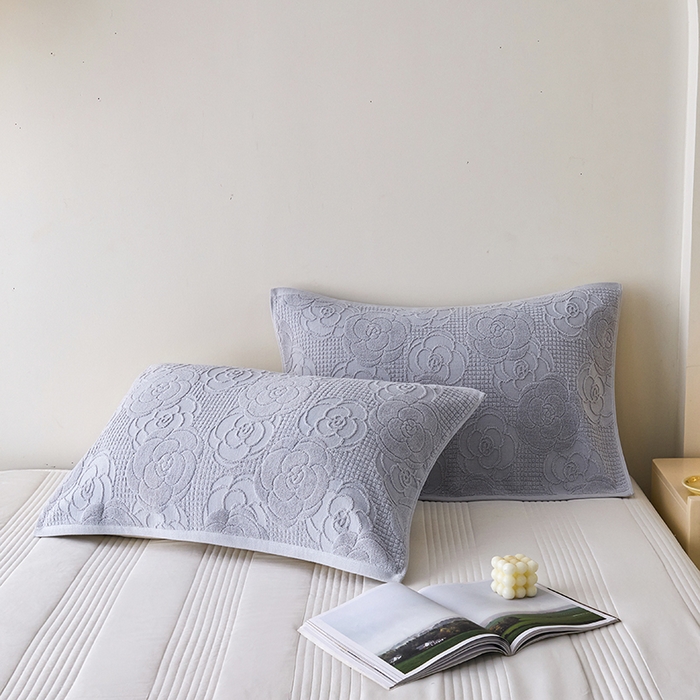 91家纺网 家纺一手货源 找家纺 悦然毛巾被 2025新款全棉纯棉老式枕巾毛圈款 玫瑰物语浅灰