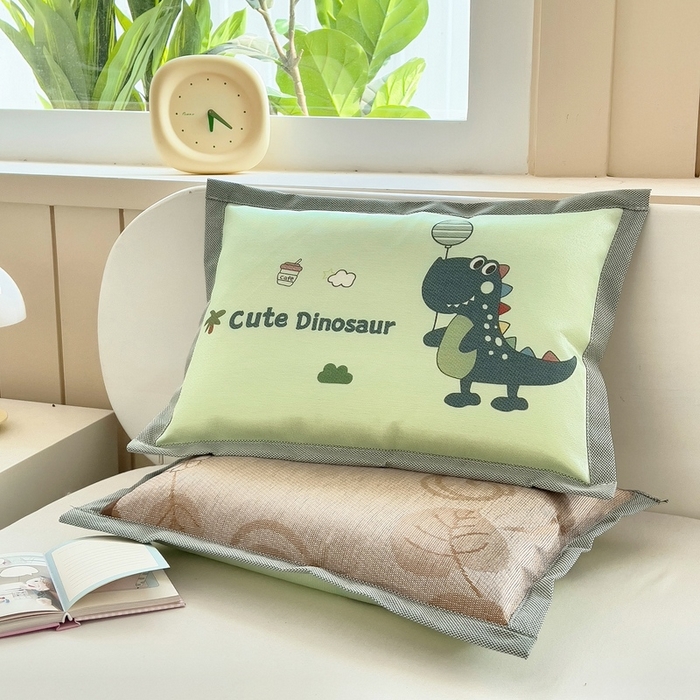 91家纺网 家纺一手货源 找家纺 梵赫 2025新款大版儿童冰丝枕套幼儿园枕套 俏皮恐龙