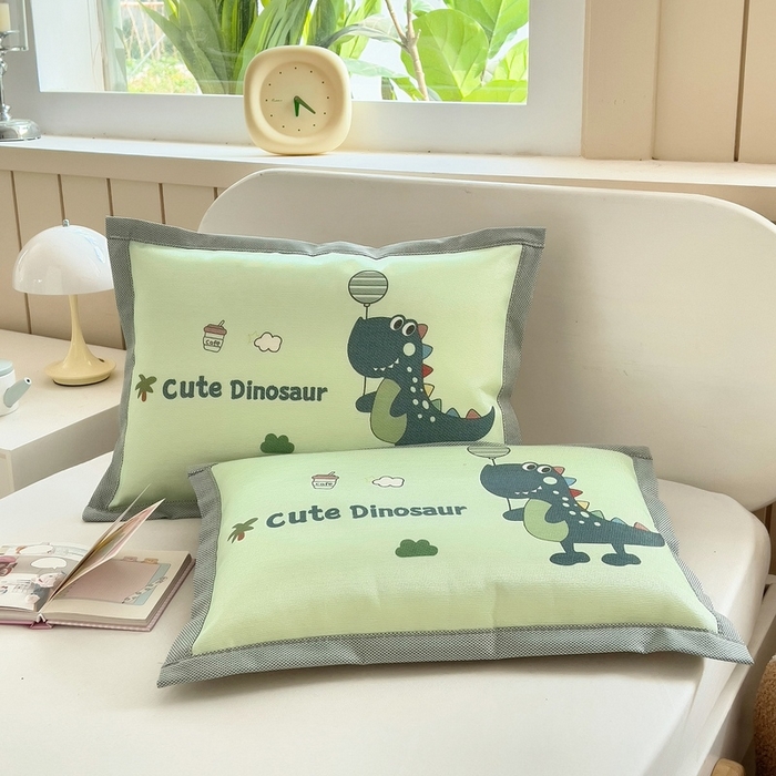 梵赫 2025新款大版儿童冰丝枕套幼儿园枕套 俏皮恐龙