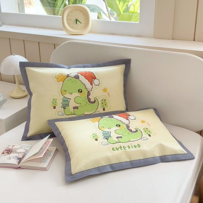 梵赫 2025新款大版儿童冰丝枕套幼儿园枕套 圣诞恐龙