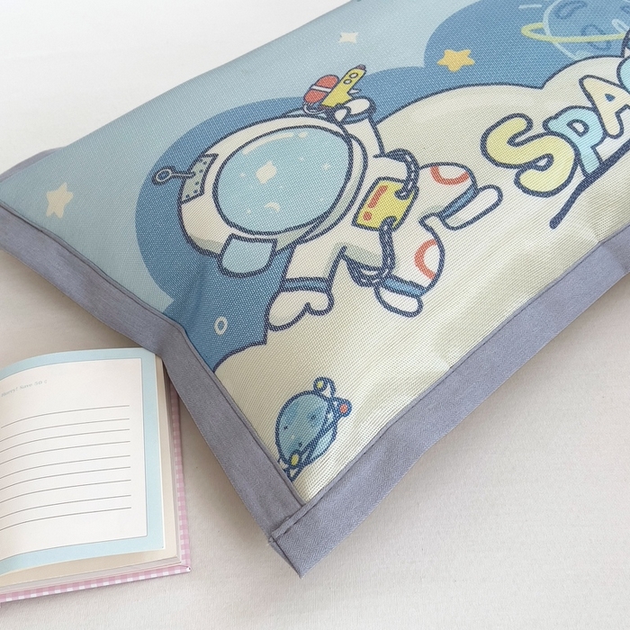 91家纺网 家纺一手货源 找家纺 梵赫 2025新款大版儿童冰丝枕套幼儿园枕套 星际旅行