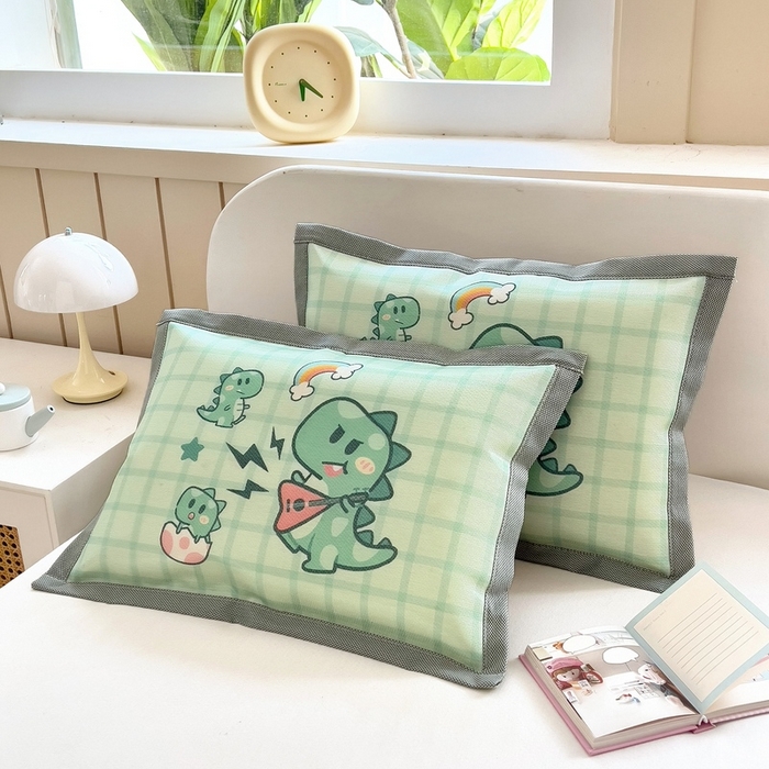 91家纺网 家纺一手货源 找家纺 梵赫 2025新款大版儿童冰丝枕套幼儿园枕套 音乐恐龙