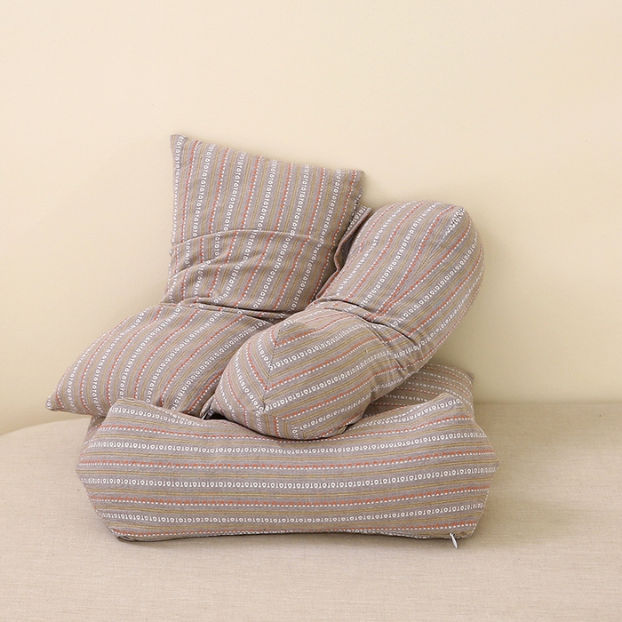 91家纺网 家纺一手货源 找家纺 梦叶草 2025新款全棉水洗棉三角牵引组合荞麦枕 枕头护颈枕芯 三角牵引组合荞麦枕-咖色