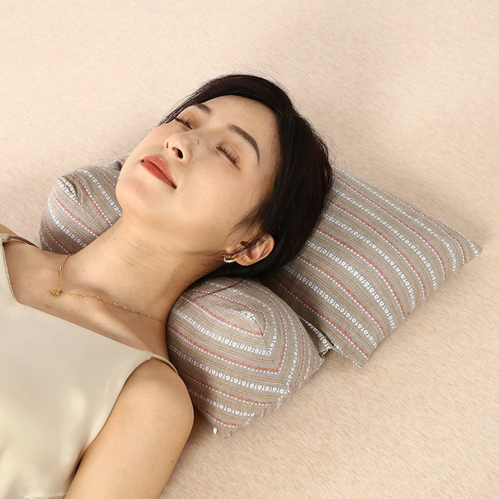 91家纺网 家纺一手货源 找家纺 梦叶草 2025新款全棉水洗棉三角牵引组合荞麦枕 枕头护颈枕芯 三角牵引组合荞麦枕-咖色