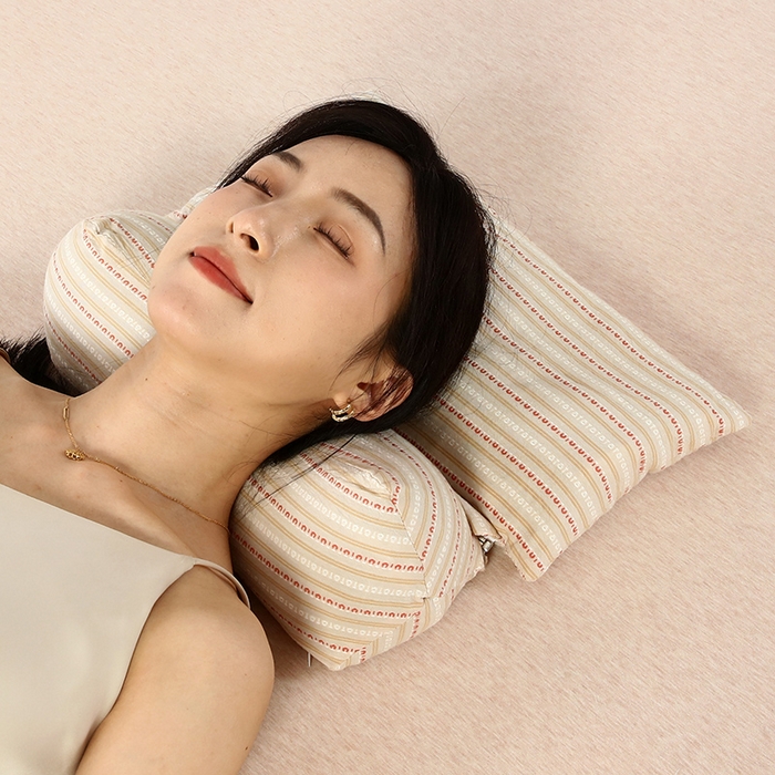 91家纺网 家纺一手货源 找家纺 梦叶草 2025新款全棉水洗棉三角牵引组合荞麦枕 枕头护颈枕芯 三角牵引组合荞麦枕-卡其