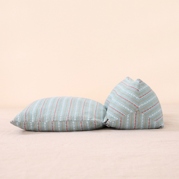 91家纺网 家纺一手货源 找家纺 梦叶草 2025新款全棉水洗棉三角牵引组合荞麦枕 枕头护颈枕芯 三角牵引组合荞麦枕-新兰