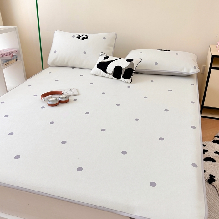 91家纺网 家纺一手货源 找家纺 （总）禧禾 2025新款A类7A抗菌600D冰丝数码印花刺绣凉席席子-熊猫趴趴