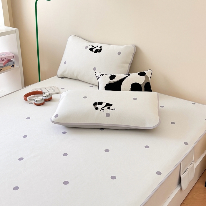 91家纺网 家纺一手货源 找家纺 （总）禧禾 2025新款A类7A抗菌600D冰丝数码印花刺绣凉席席子-熊猫趴趴