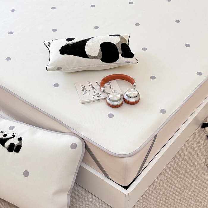 91家纺网 家纺一手货源 找家纺 （总）禧禾 2025新款A类7A抗菌600D冰丝数码印花刺绣凉席席子-熊猫趴趴