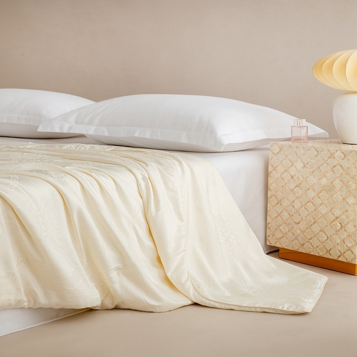 91家纺网 家纺一手货源 找家纺 2025新款SUN YOUNG系列高端蚕丝被【尚云锦纯蚕丝春秋被】 尚云锦白色