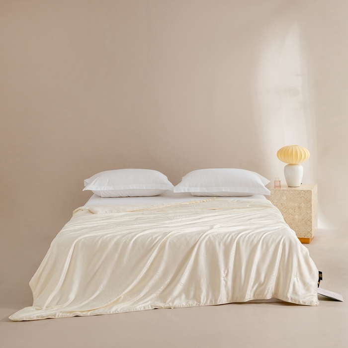 91家纺网 家纺一手货源 找家纺 2025新款SUN YOUNG系列高端蚕丝被【尚云锦纯蚕丝春秋被】 尚云锦白色