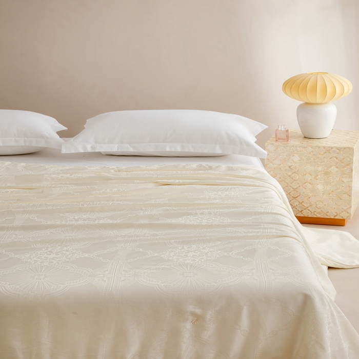 91家纺网 家纺一手货源 找家纺 2025新款SUN YOUNG系列高端蚕丝被【尚云锦纯蚕丝春秋被】 尚云锦白色