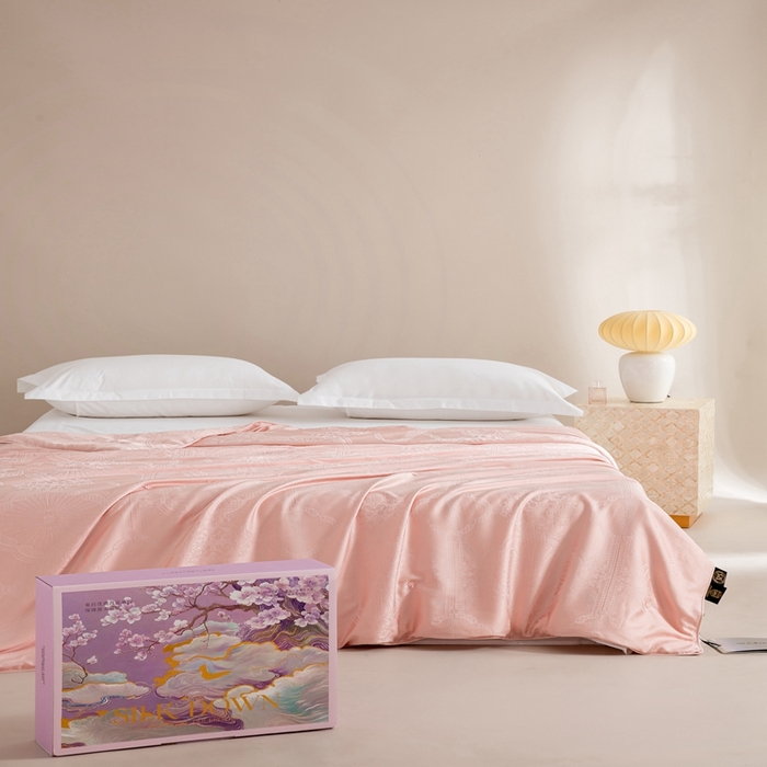 91家纺网 家纺一手货源 找家纺 2025新款SUN YOUNG系列高端蚕丝被【尚云锦纯蚕丝春秋被】 尚云锦粉色