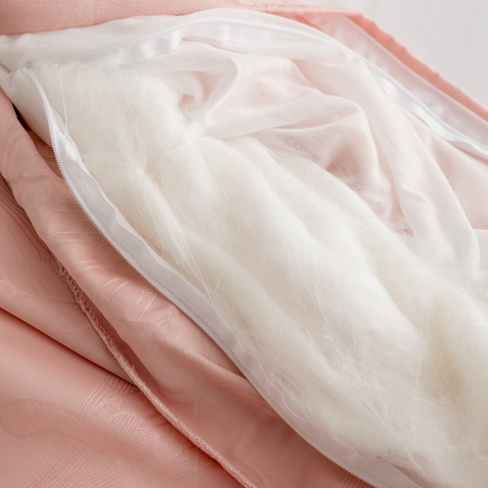 91家纺网 家纺一手货源 找家纺 2025新款SUN YOUNG系列高端蚕丝被【尚云锦纯蚕丝春秋被】 尚云锦粉色