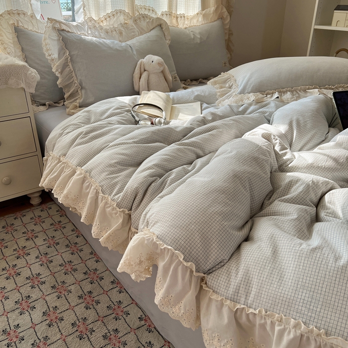 91家纺网 家纺一手货源 找家纺 六巷胡同 2025新款法式小清新全棉色织水洗棉花边款小格子四件套 花边维尔蓝格