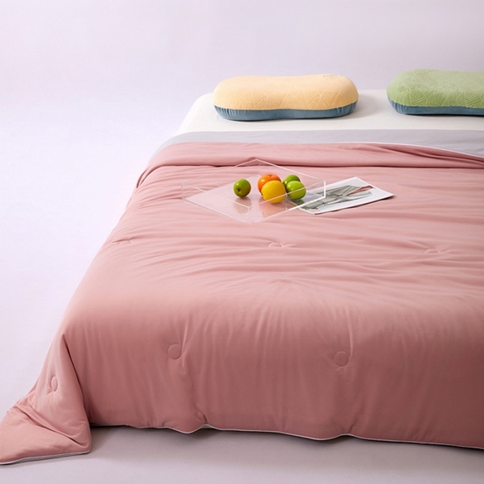 91家纺网 家纺一手货源 找家纺 仲旺居家纺 2025新款100%全锦纶凉感鸭凉感丝夏被冰淇淋夏被夏凉被 豆沙