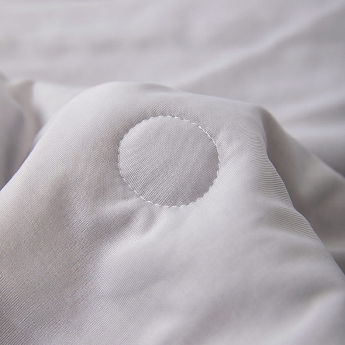 91家纺网 家纺一手货源 找家纺 仲旺居家纺 2025新款100%全锦纶凉感鸭凉感丝夏被冰淇淋夏被夏凉被 高级灰