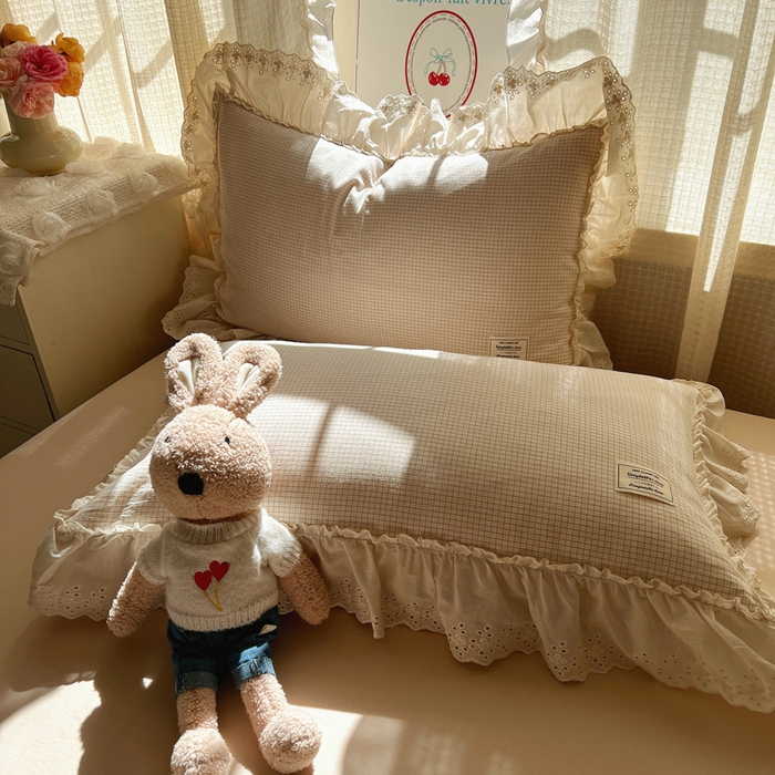 91家纺网 家纺一手货源 找家纺 六巷胡同 2025新款法式小清新全棉色织水洗棉花边款小格子四件套 花边加里咖格