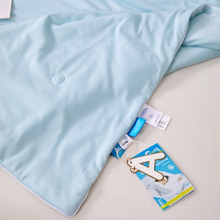 91家纺网 家纺一手货源 找家纺 仲旺居家纺 2025新款100%全锦纶凉感鸭凉感丝夏被冰淇淋夏被夏凉被 晴天蓝