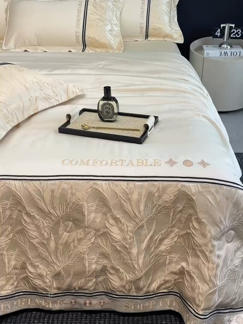 91家纺网 家纺一手货源 找家纺 帝王家纺 2025新款浮雕刺绣水洗天丝真丝夏被四件套冰丝三件套单夏被夏季直播 玉叶金枝—米白