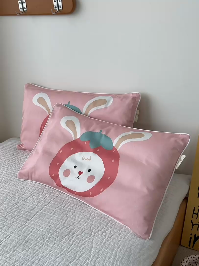 91家纺网 家纺一手货源 找家纺 （总）荷马之梦 2025新款A类100支全棉贡缎双股加厚加柔儿童枕套-水果系列