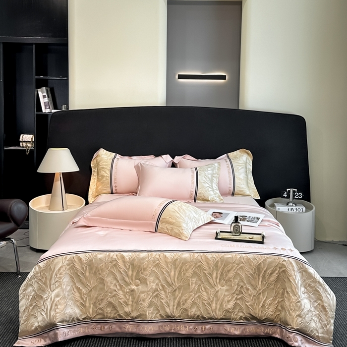 91家纺网 家纺一手货源 找家纺 帝王家纺 2025新款浮雕刺绣水洗天丝真丝夏被四件套冰丝三件套单夏被夏季直播 玉叶金枝—桃粉