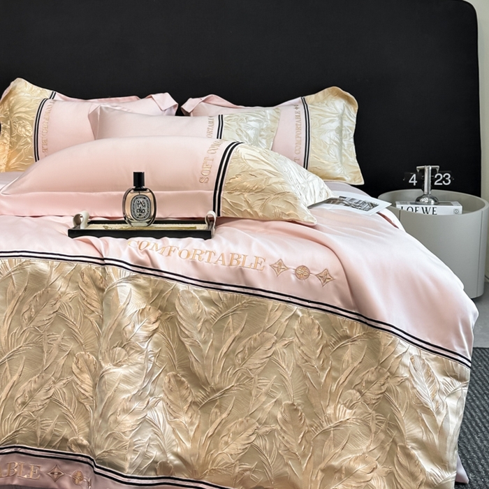 91家纺网 家纺一手货源 找家纺 帝王家纺 2025新款浮雕刺绣水洗天丝真丝夏被四件套冰丝三件套单夏被夏季直播 玉叶金枝—桃粉