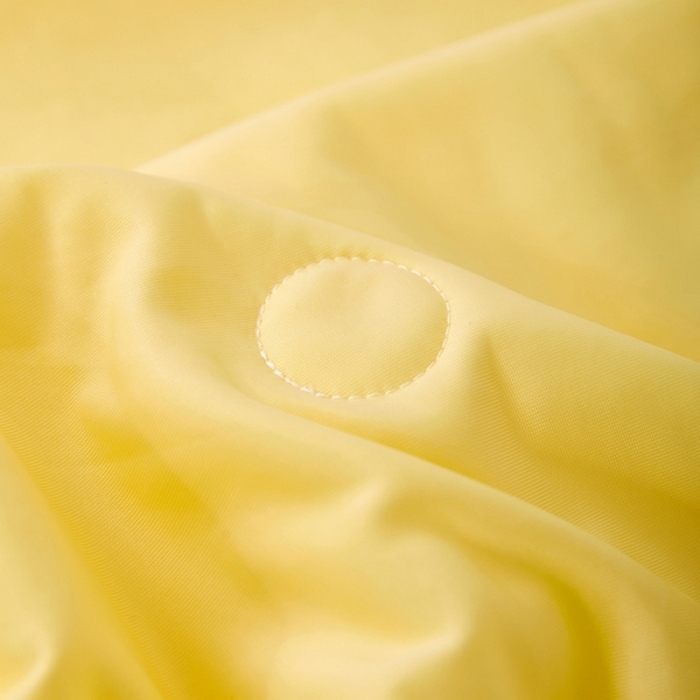 91家纺网 家纺一手货源 找家纺 仲旺居家纺 2025新款100%全锦纶凉感鸭凉感丝夏被冰淇淋夏被夏凉被 明黄