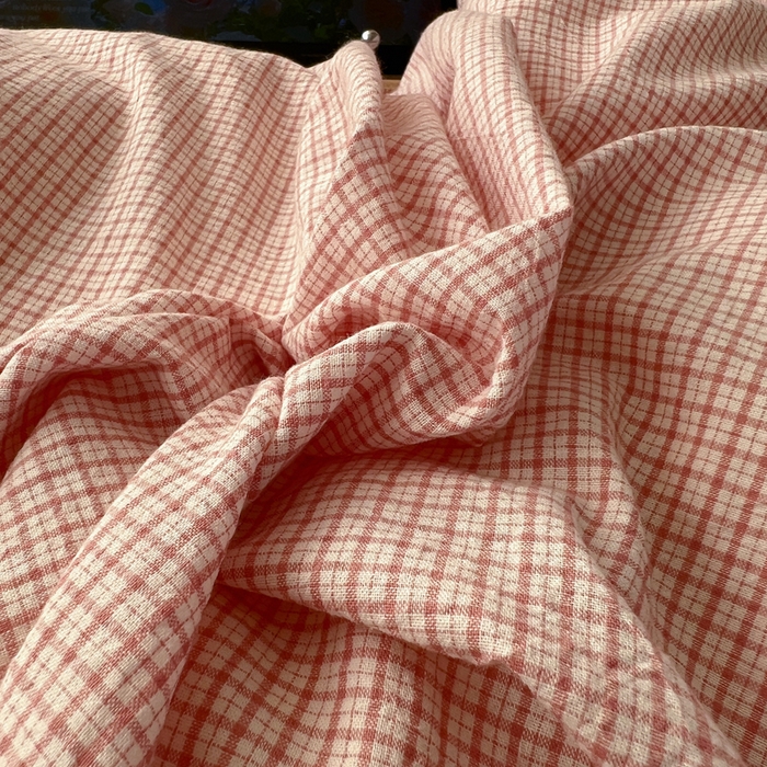 91家纺网 家纺一手货源 找家纺 六巷胡同 2025新款法式小清新全棉色织水洗棉花边款小格子四件套 花边安可红格